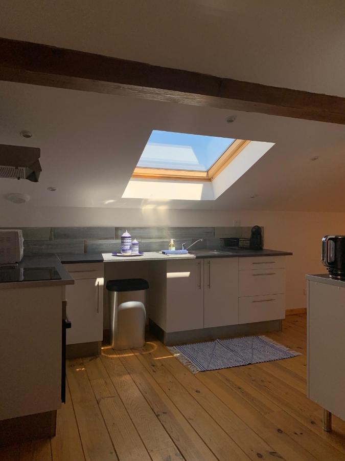 La Vue Sur Le Clocher Auriac-sur-Vendinelle ภายนอก รูปภาพ